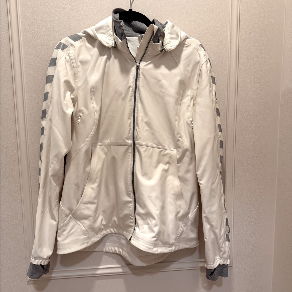 Lululemon Women’s White Feelin Frosty Jacket With Reflective Sleeves